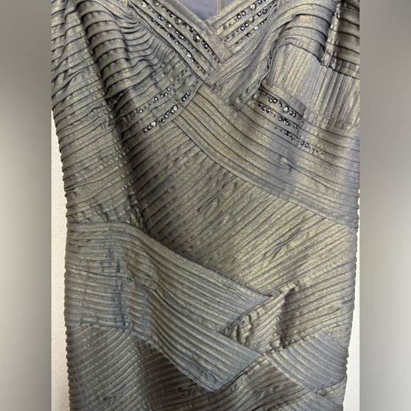 Tadashi Shoji Pewter/Gold Basket Weave Studded Stretch Bodycon Cocktail Dress M - Picture 13 of 15